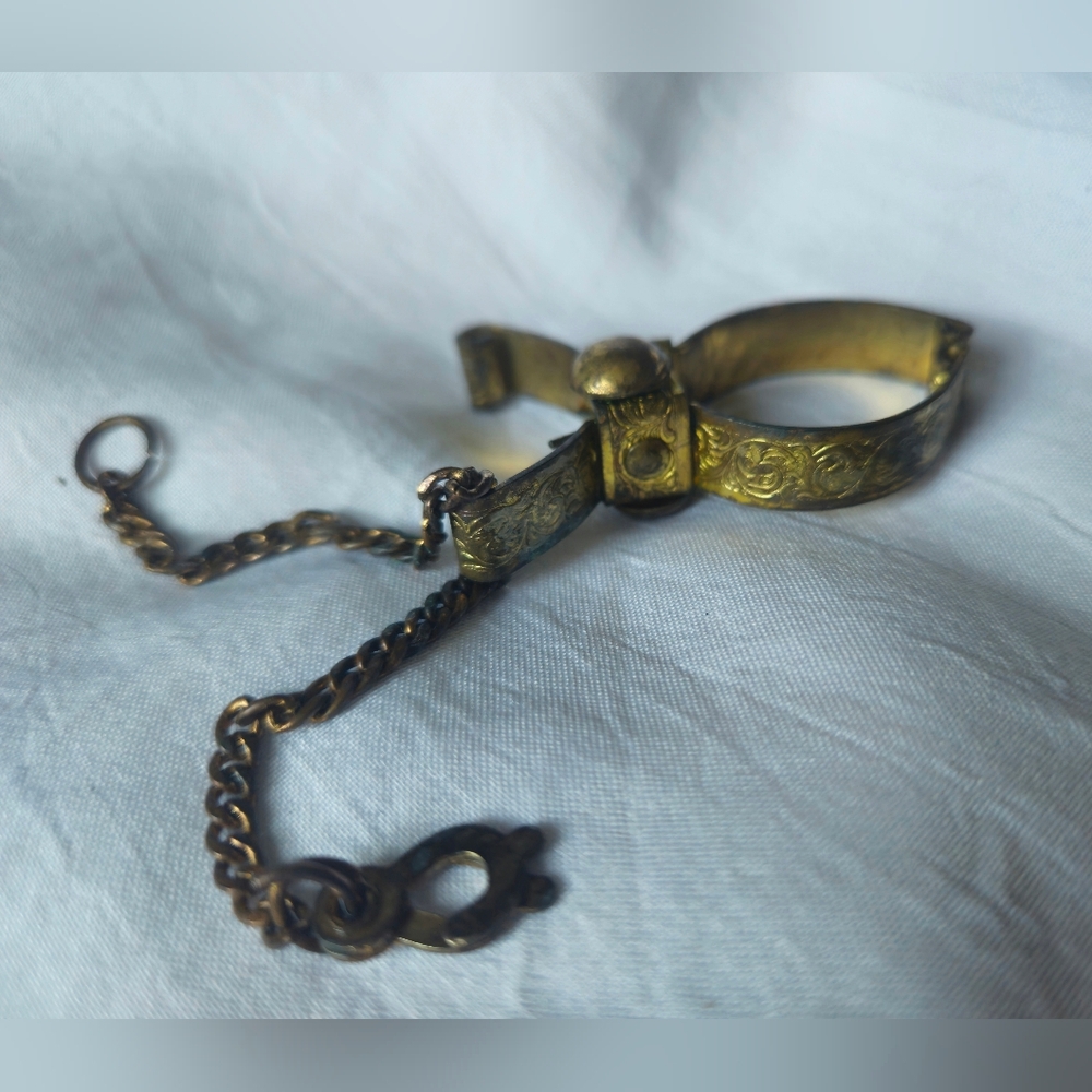 Vintage 1940's Glove Scarf Skirt Purse Clip w/ Security Chain
